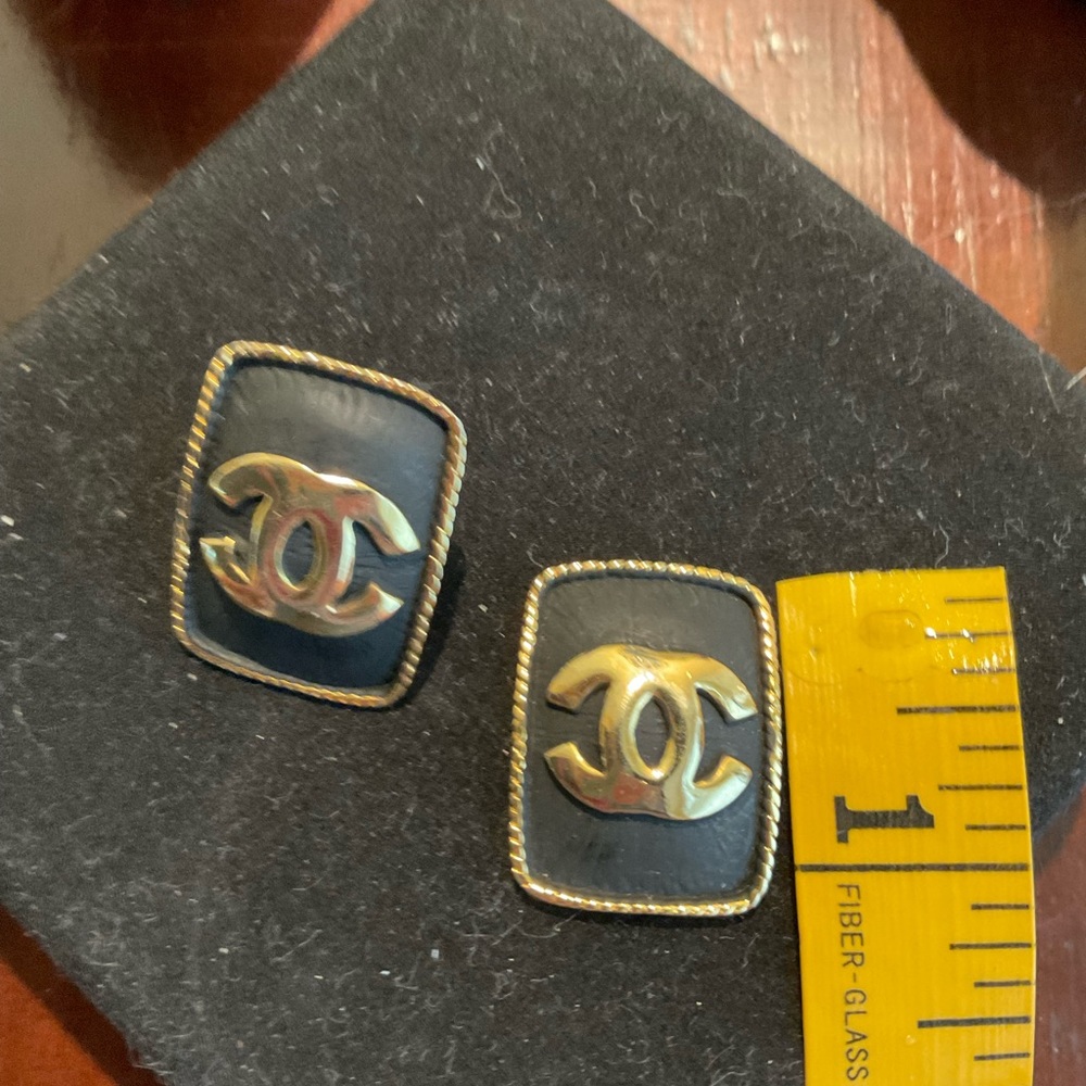 Vintage high fashion earrings - Picture 2 of 3